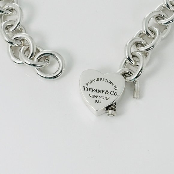 18" Return to Tiffany & Co Heart Padlock Lock Pendant Chain Necklace in Silver - Picture 5 of 7